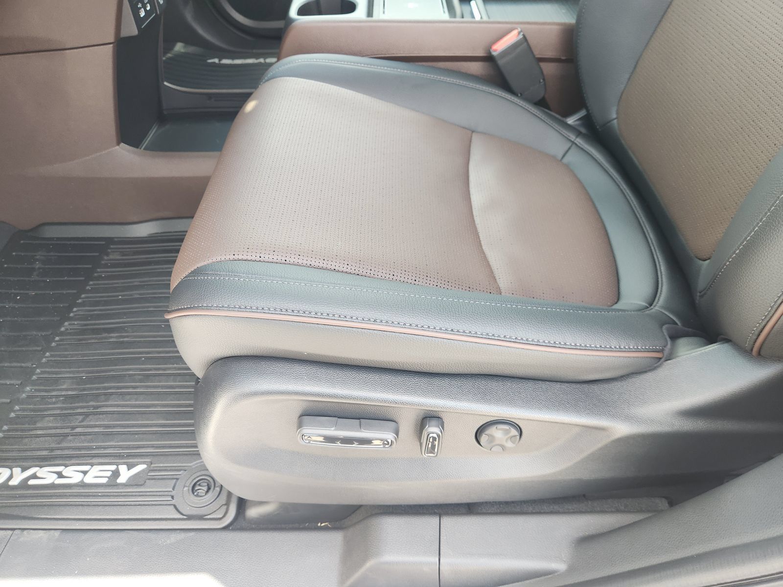 New 2026 Honda Odyssey Elite image 28