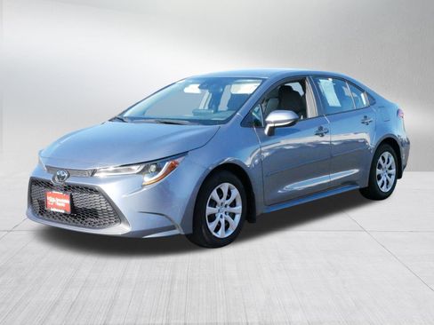 Certified 2022 Toyota Corolla LE image 3