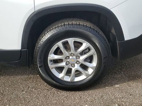 Used 2021 Chevrolet Traverse LT FWD image 5
