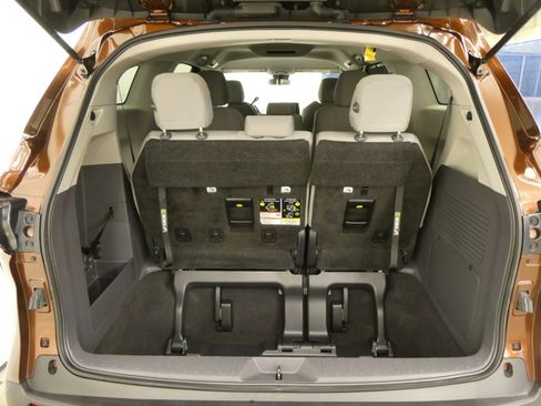 Certified 2024 Toyota Sienna LE image 20