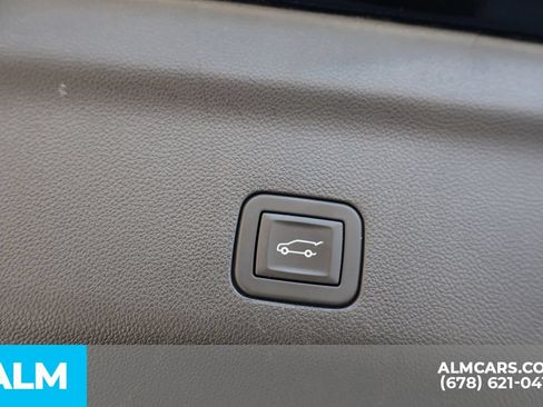 Used 2025 Chevrolet Tahoe LT RWD image 22