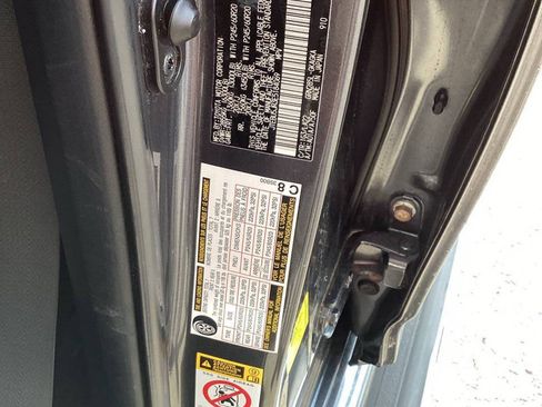 Used 2014 Toyota 4Runner Limited AWD/4WD image 38