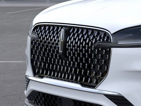 New 2026 Lincoln Aviator AWD image 17