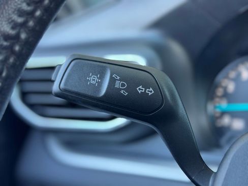 Used 2022 Ford Explorer XLT w/ Equipment Group 202A image 8