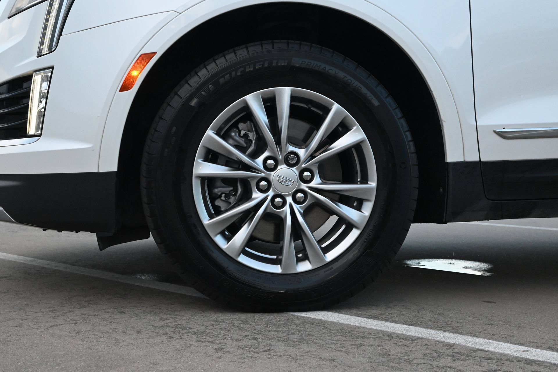 Certified 2023 Cadillac XT5 Premium Luxury FWD image 28