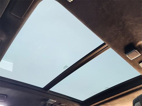 Used 2023 Cadillac Escalade Sport Platinum w/ LPO, ONYX Package image 24