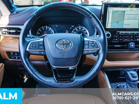 Used 2021 Toyota Highlander Platinum AWD/4WD image 30