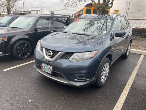 Used 2016 Nissan Rogue S w/ Appearance Package image 2