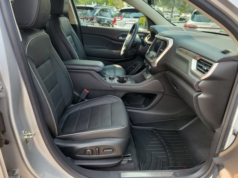 Used 2020 GMC Acadia Denali w/ Denali Ultimate Package AWD/4WD image 16