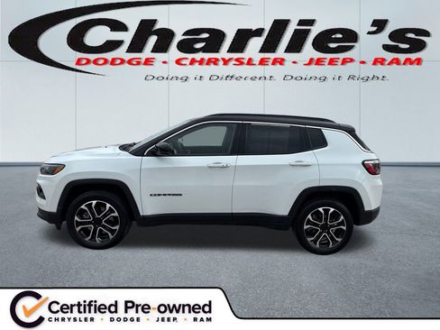 Used 2023 Jeep Compass Limited image 1
