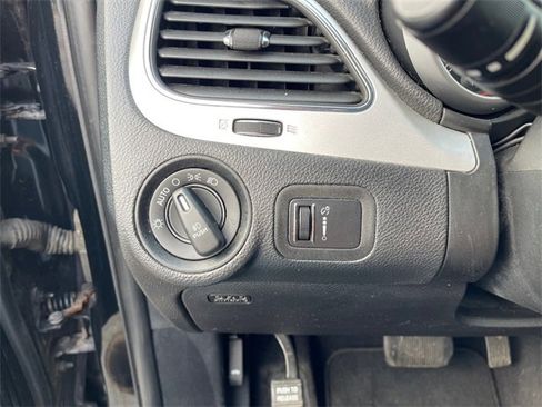 Used 2015 Dodge Journey R/T w/ Flexible Seating Group image 29