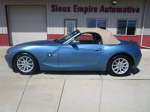 Used 2003 BMW Z4 2.5i image 2