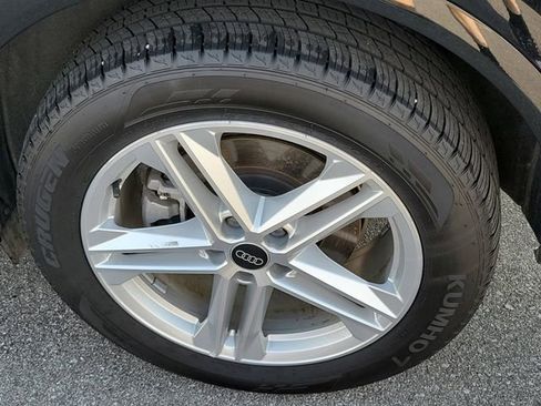 Used 2024 Audi Q5 e Premium Plus w/ Premium Plus Package image 32