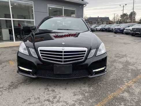 Used 2013 Mercedes-Benz E 550 4MATIC Sedan image 2