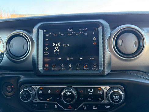 Used 2021 Jeep Wrangler Unlimited Sport image 30