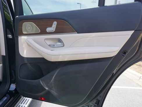 Used 2022 Mercedes-Benz GLS 450 4MATIC image 47