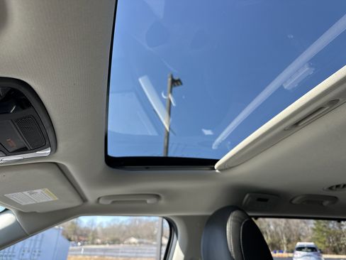 Used 2023 Kia Carnival SX Prestige image 27