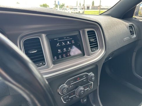 Used 2022 Dodge Charger SXT w/ Leather Interior Group image 10