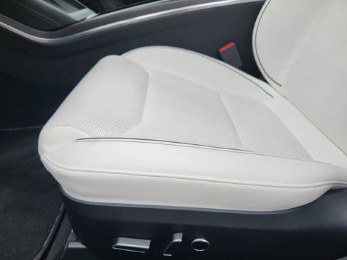 Used 2022 Tesla Model S Plaid image 22