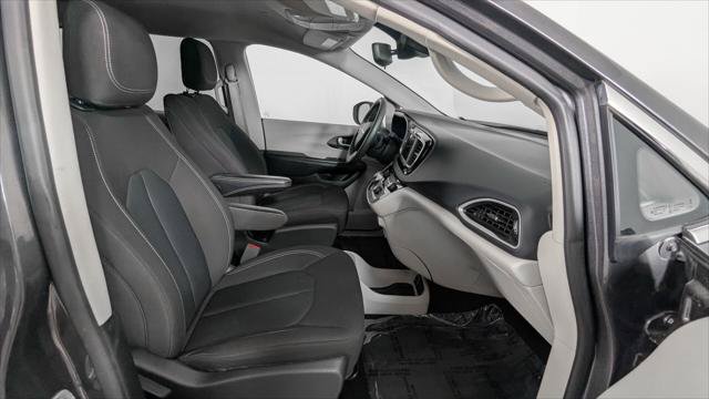 Used 2023 Chrysler Voyager LX FWD image 23