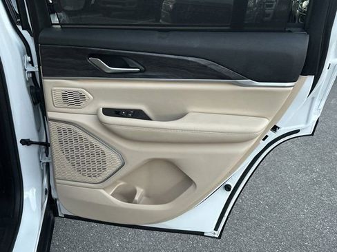 Used 2023 Jeep Grand Cherokee 4WD 4xe w/ Luxury Tech Group II image 22