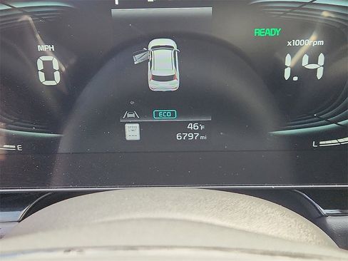 Certified 2024 Kia Niro EX Touring image 22