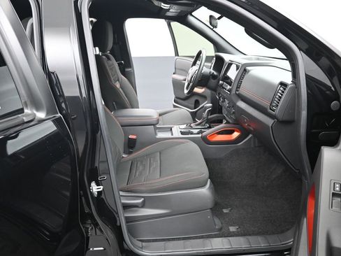 Used 2024 Nissan Frontier PRO-4X w/ Technology Package image 35