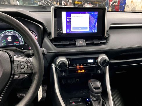 Used 2024 Toyota RAV4 LE image 7