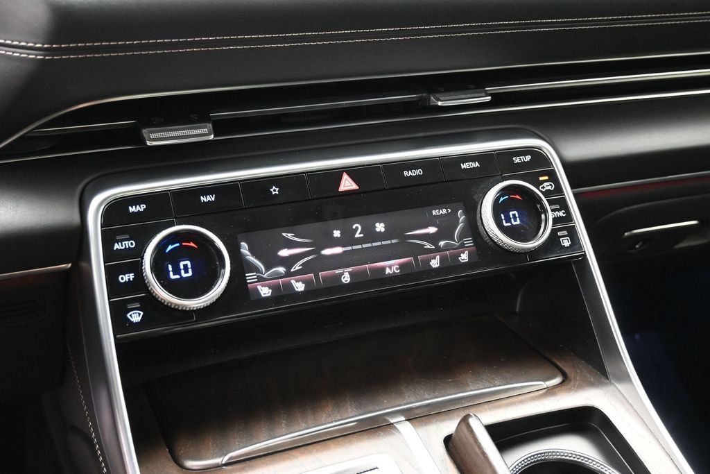 Used 2023 Genesis GV80 2.5T w/ Prestige Package AWD/4WD image 17