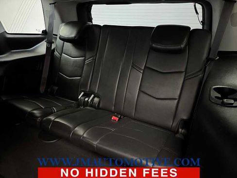 Used 2017 Cadillac Escalade Luxury AWD/4WD image 17