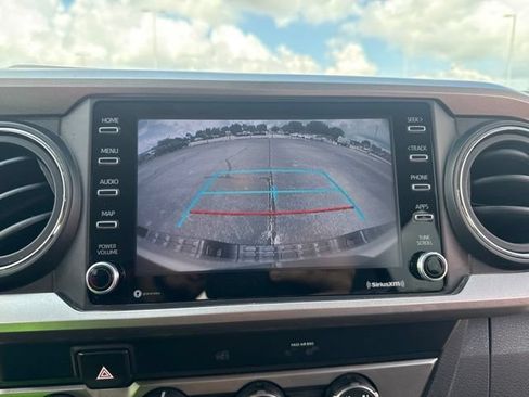 Used 2020 Toyota Tacoma SR5 AWD/4WD image 33