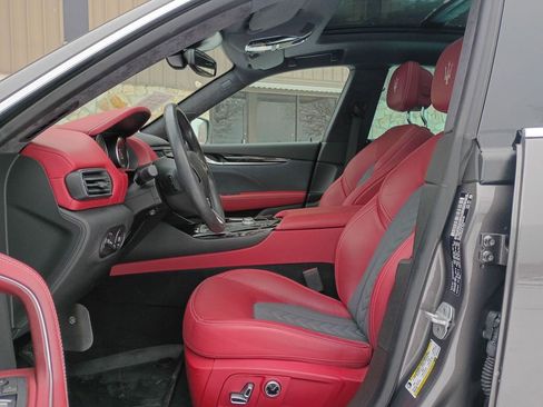 Used 2023 Maserati Levante GT image 9