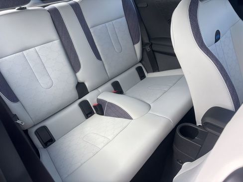 Used 2025 MINI Cooper 2-Door Hardtop image 10