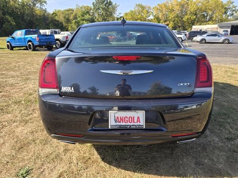 Used 2019 Chrysler 300 S image 6