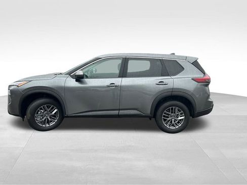 Used 2026 Nissan Rogue SV image 11