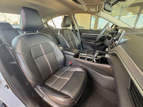 Used 2024 Nissan Altima 2.5 SR FWD image 22
