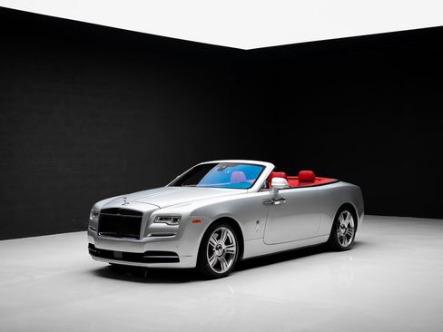 Used 2017 Rolls-Royce Dawn RWD image 6