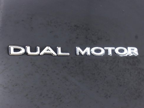 Used 2020 Tesla Model Y Long Range image 38