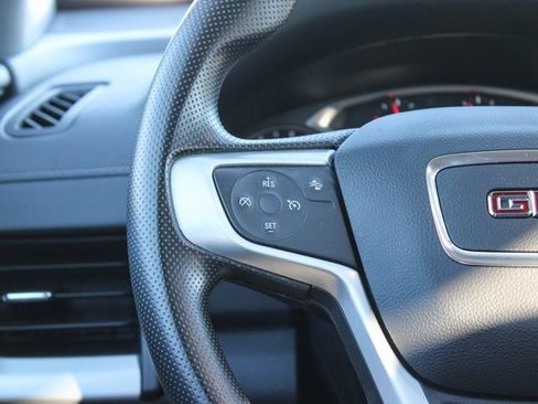 Used 2023 GMC Terrain SLE w/ Driver Convenience Package image 24