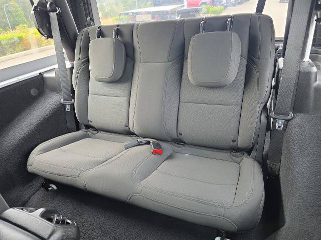 Used 2020 Jeep Wrangler Sport AWD/4WD image 9