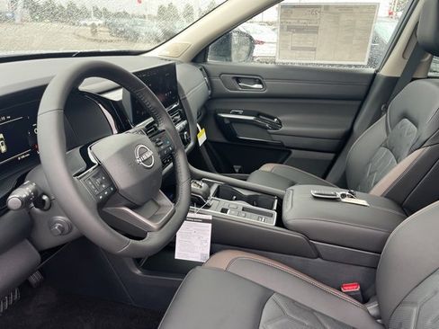 New 2026 Nissan Pathfinder Platinum w/ Cargo Package image 10