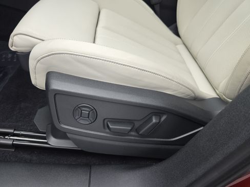 Used 2025 Audi Q5 Prestige AWD/4WD image 28