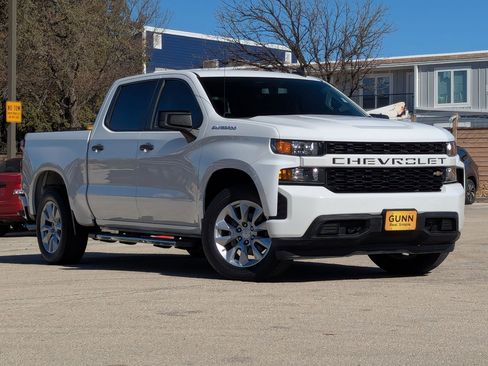 Used 2020 Chevrolet Silverado 1500 Custom w/ Custom Value Package image 2