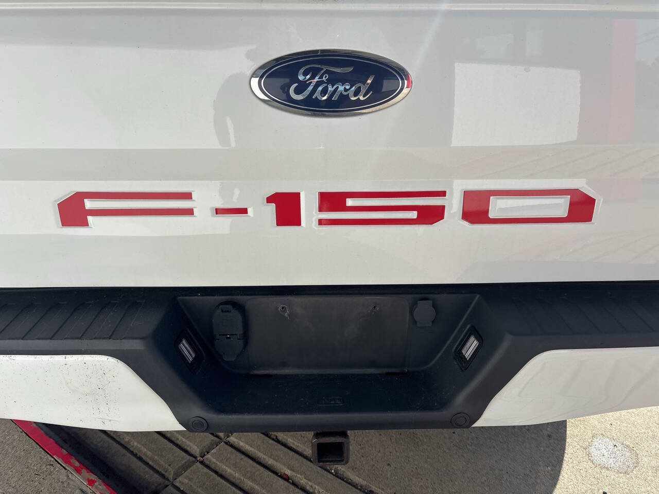 Used 2018 Ford F150 XLT w/ Equipment Group 302A Luxury AWD/4WD image 13