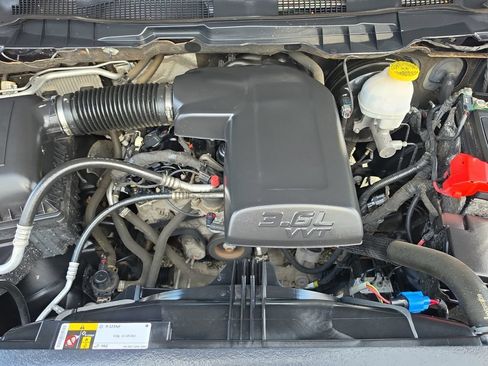 Used 2019 RAM 1500 Express AWD/4WD image 14
