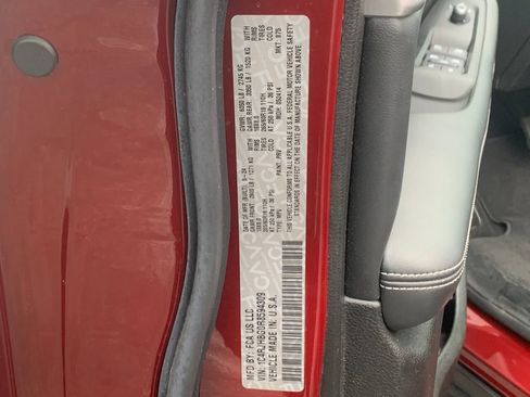 Used 2024 Jeep Grand Cherokee Limited image 34