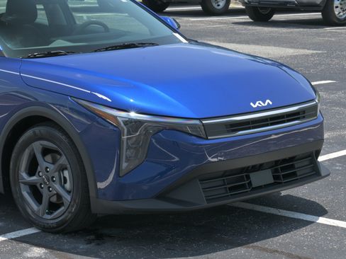 Used 2025 Kia K4 FWD image 31