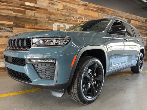 New 2026 Jeep Grand Cherokee L Limited AWD/4WD image 15