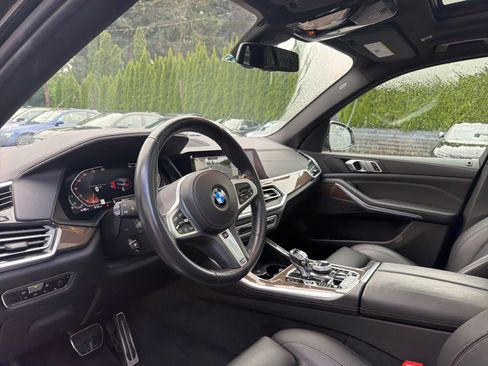 Used 2022 BMW X5 xDrive40i w/ M Sport Package AWD/4WD image 3