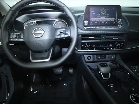 Certified 2026 Nissan Rogue SV w/ Cold Weather Package AWD/4WD image 28